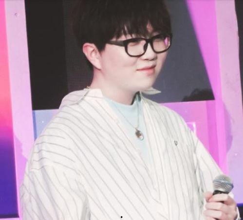 娱乐吃瓜喵毛不易刘宇宁,娱乐圈的吃瓜与热议