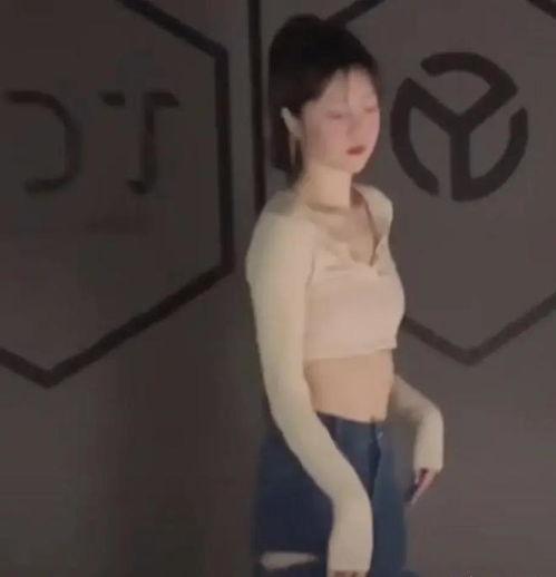 娱乐八卦吃瓜头像女图片,揭秘网络吃瓜头像中的美女魅力”