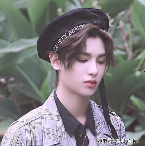 娱乐圈吃瓜直播间黄明昊,明星财富与娱乐圈炒作的真相揭秘”
