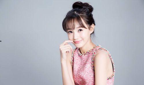 女主娱乐圈吃瓜系统文,女主吃瓜系统，解锁明星秘密之旅